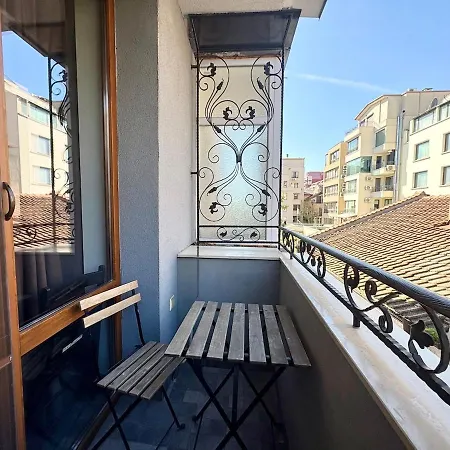 Boutique 2 Bedroom Appartement *